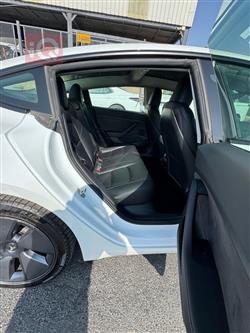 تسلا موديل 3